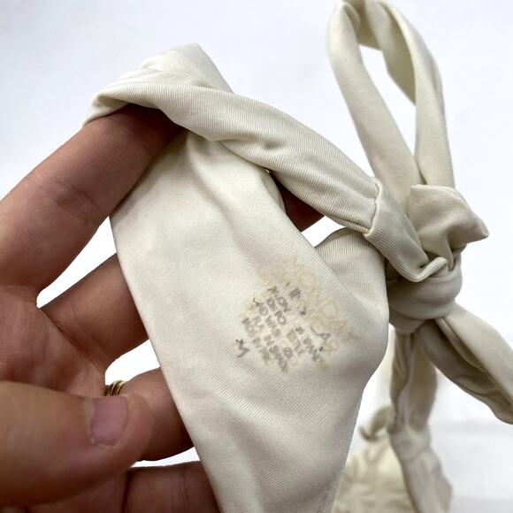 Monday swimwear white underwire bikini top - Picture 5 of 5